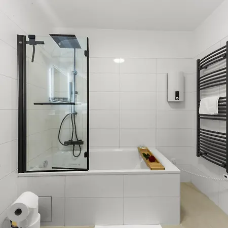 Vinful: Premium-apartment Mit Balkon Und Parkplatz Apartamento Mülheim an der Ruhr