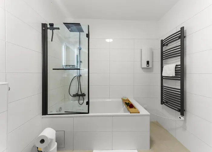 Vinful: Premium-apartment Mit Balkon Und Parkplatz 公寓 鲁尔河畔米尔海姆